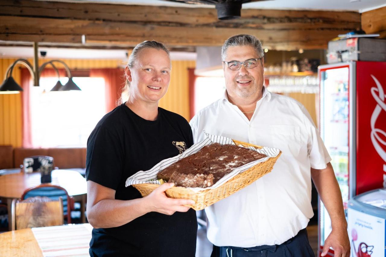 Bed & Breakfast Restaurang Sybarit Houtskar Екстериор снимка