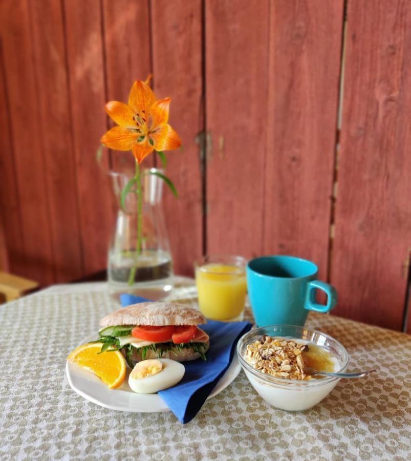 Bed & Breakfast Restaurang Sybarit Houtskar Екстериор снимка